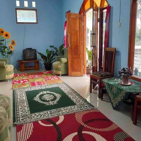 Express O 91370 Rumah Pemandangan Semeru Asli Lumajang Exterior photo