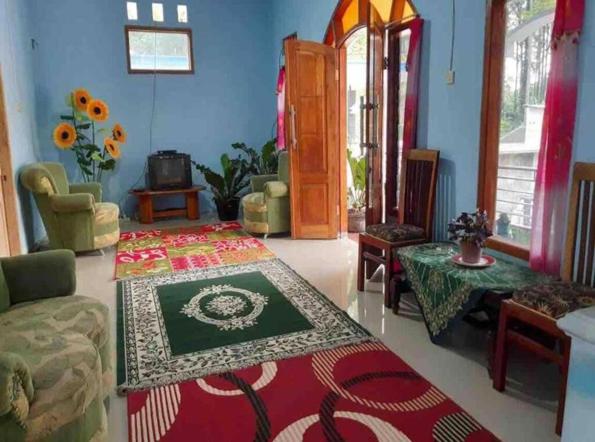 Express O 91370 Rumah Pemandangan Semeru Asli Lumajang Exterior photo